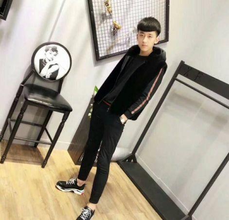 快手上的牌牌琦和田小昂便是东北社会小伙的时装指南