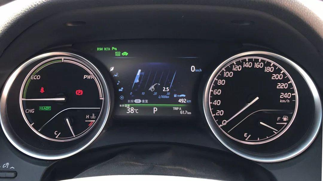 以油门控制车速,不浪费能量在制动上,虽然说凯美瑞带有动能回收系统