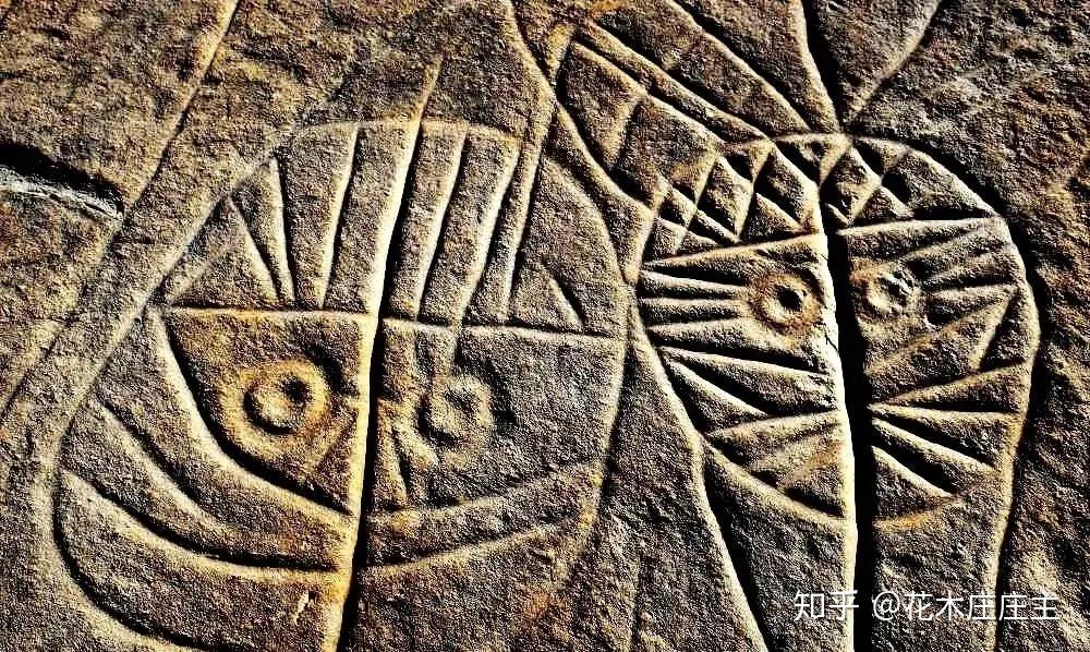 经过艺术加工的将军崖岩画,竟与现代漫画如此相似.