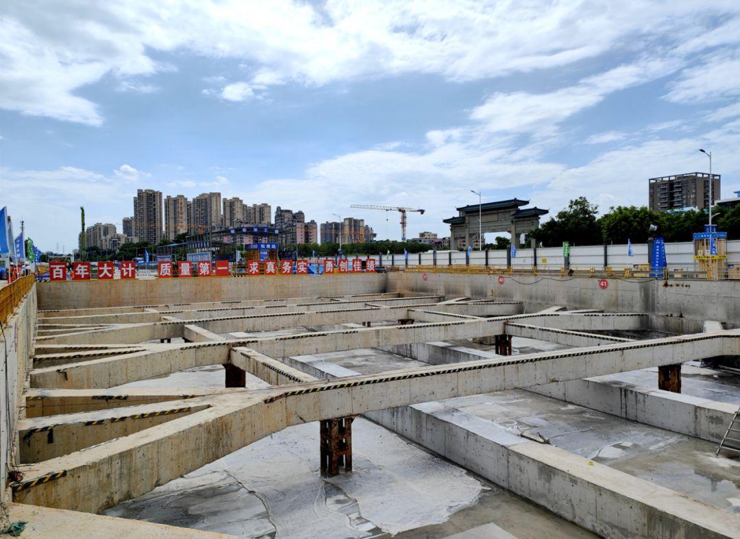 深圳地铁12号线二期二工区车站主体结构全封顶 - 知乎
