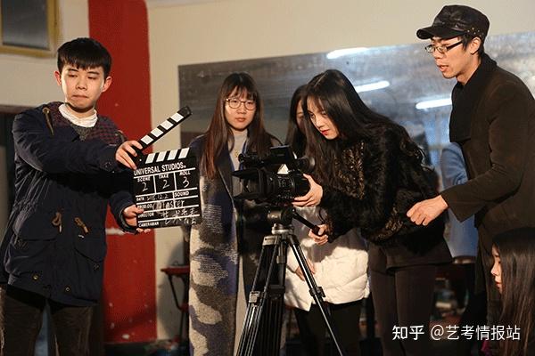 从观看者到参与者：直播间粉丝自助功能全解析 (从观察者扮演角色的角度,说明观察以下)-初仟社区