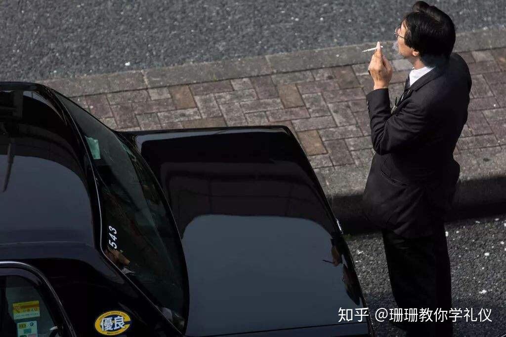 这些抽烟的礼仪你都知道吗？ - 知乎