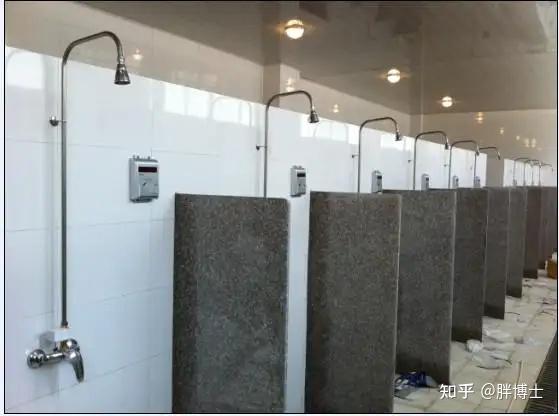 东北室友一周洗一次澡,她说每天洗身上痒,也没有那么多「皴」可搓,为什么我每天洗澡身上也不痒? 东北室友一周洗一次澡,她说每天洗身上痒,也没有那么多「皴」可搓,为什么我每天洗澡身上也不痒?