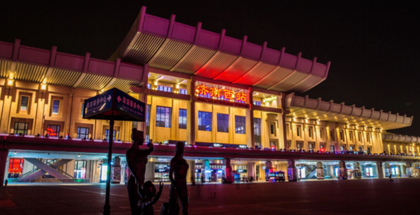 济南高铁站媒体广告投放形式分享济南高铁站灯箱广告投放价格