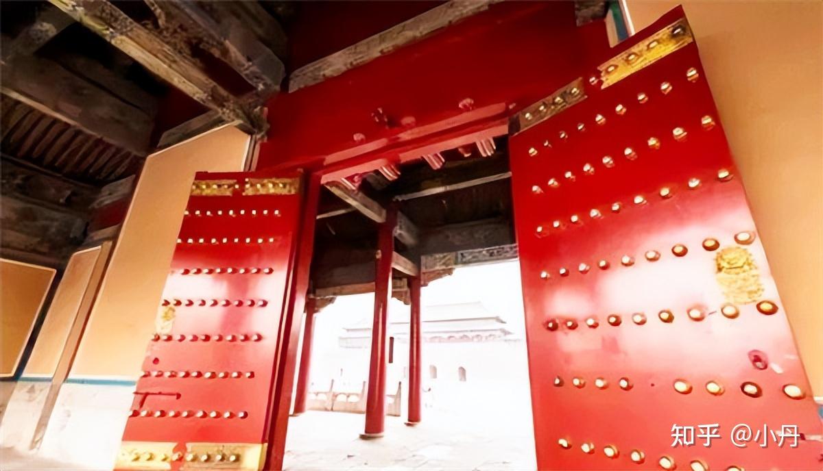 故宫红门上81颗门钉，为啥无人敢摸？导游：命格特别硬的可以试试 - 知乎