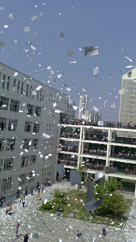 如何看待高考前撕书这一现象?