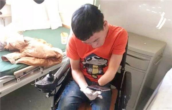 24年前因捡一条钥匙链失去左臂双腿的宋学文现状如何