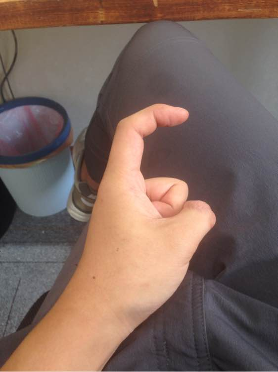 见此手势,赶紧分手  显示全部