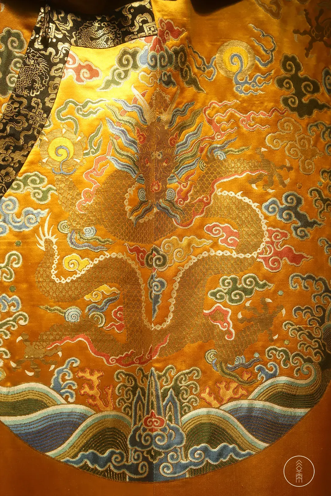 岁岁朝朝日如梭贯古通今织锦色