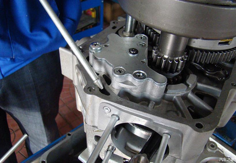 如果定位销选装过长,会影响发动机相关部位的密封性能,造成曲轴箱