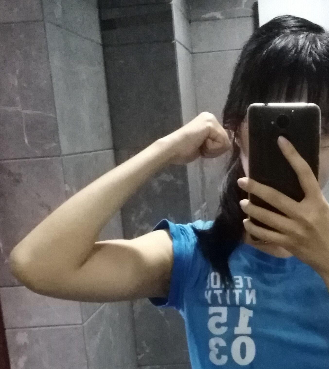 女生胳膊有肌肉是种怎样的体验?