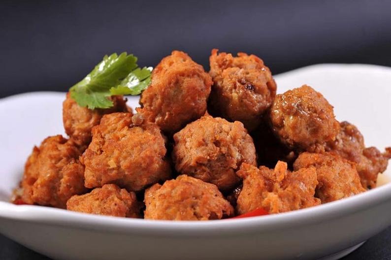 炸牛肉丸子时切记3用2不用丸子酥香松软久放不变硬