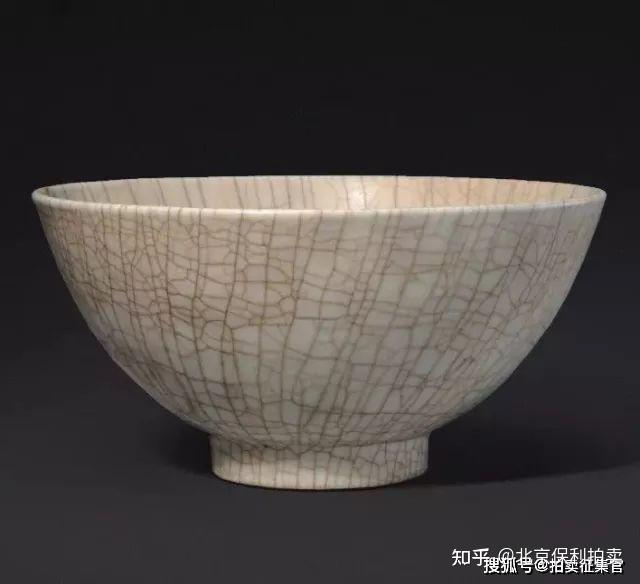 中国古美術品、宋代官窑瓷器、金丝铁线。高约24厘米。 【公式通販】