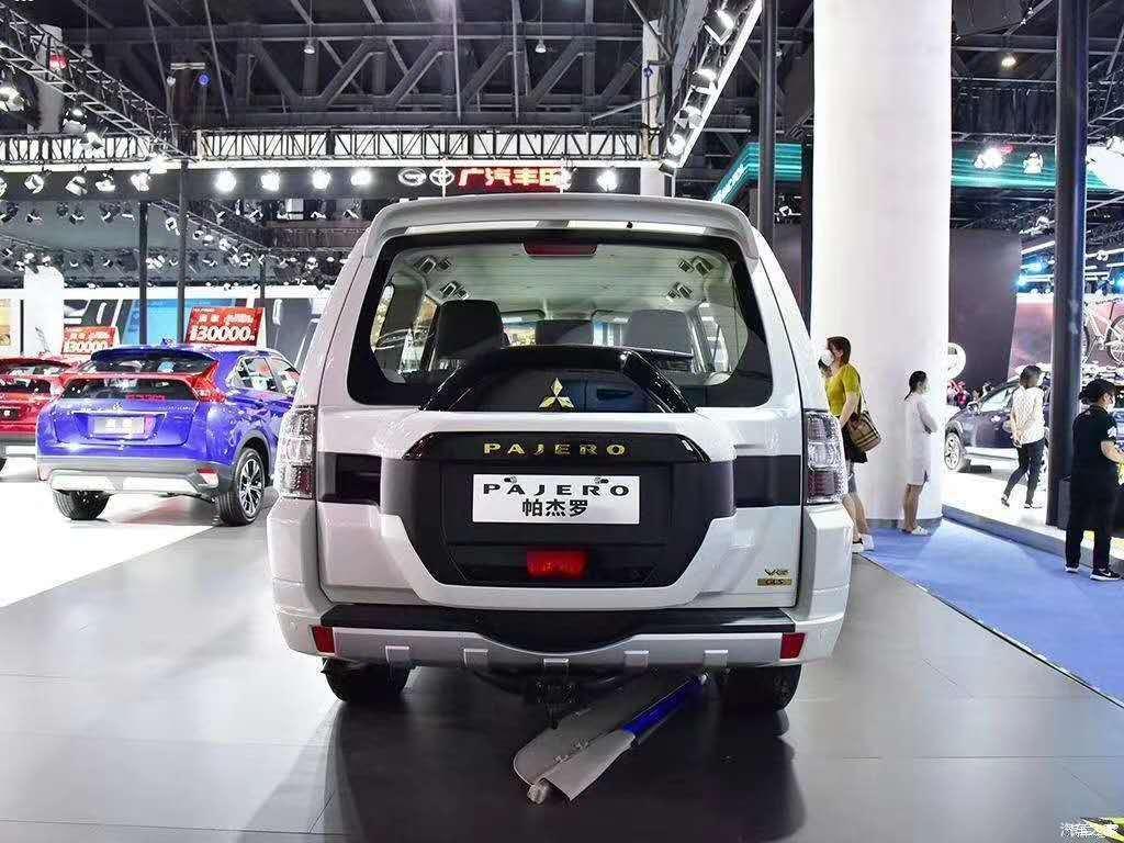 实拍七座2020款gls 三菱帕杰罗v93