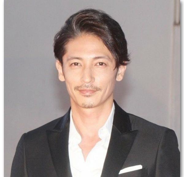 婚后首次亮相,38岁的玉木宏