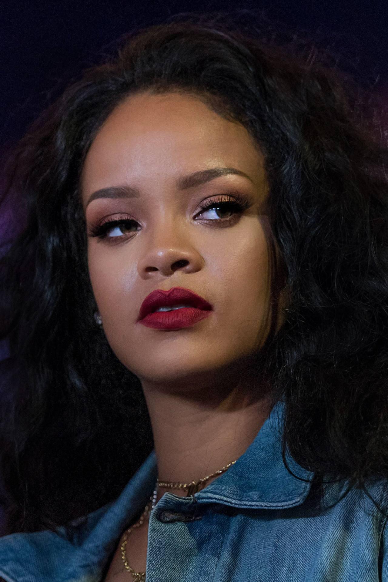 有哪些长得黑但是很有气质的人或者明星