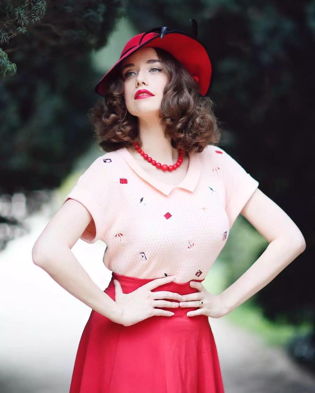 现实版麦瑟尔夫人这个法国小姐姐复古穿搭美成画优雅永不过时