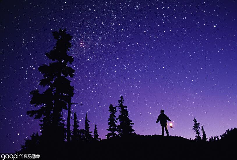 星河欲转千帆舞",今夜的星空格外迷人,当我们凝望繁星璀璨的夜空时