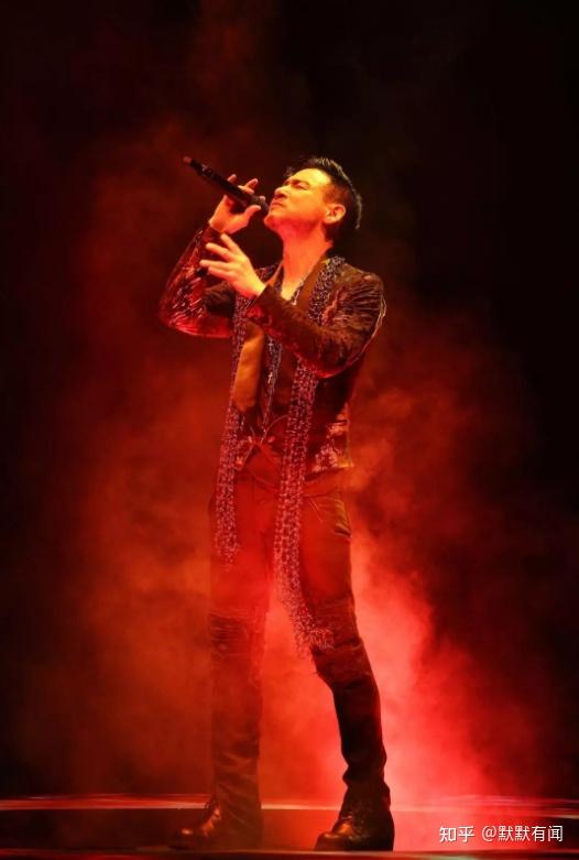 唱歌遭淘汰,酗酒被女友甩,从打工仔到天王,张学友的奇遇人生