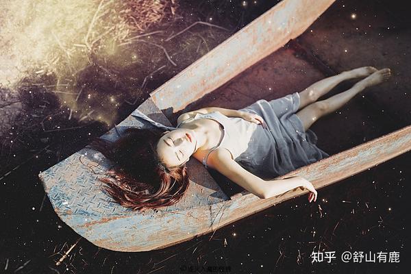 梦境的隐喻,女生梦见小蛇轻咬,无疼感背后的深层含义 梦境的隐喻,女生梦见小蛇轻咬,无疼感背后的深层含义