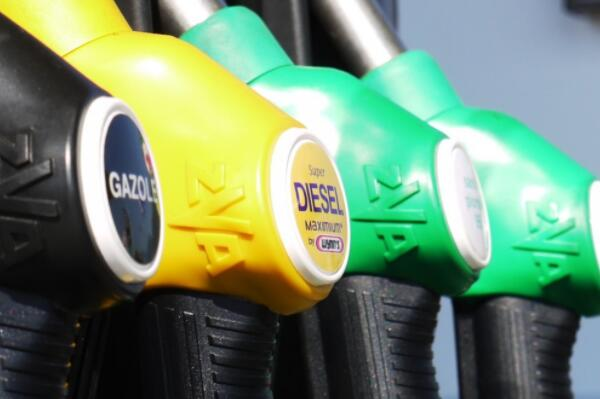 中国油价最便宜的油 v2-f427f77270835bd327249a880470ae51_1440w.jpg?source=172ae18b