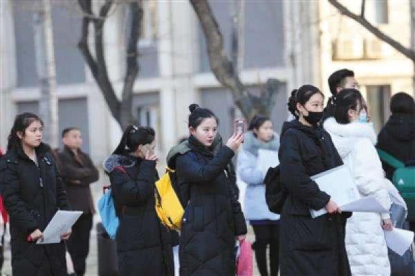 传媒艺考的学习中有考官直接带课真的对考学有帮助吗