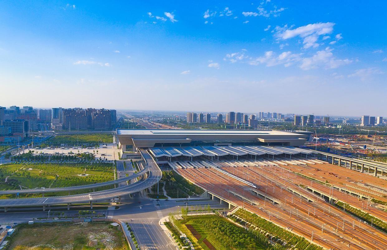 郑州东站停车费一天一夜多少钱