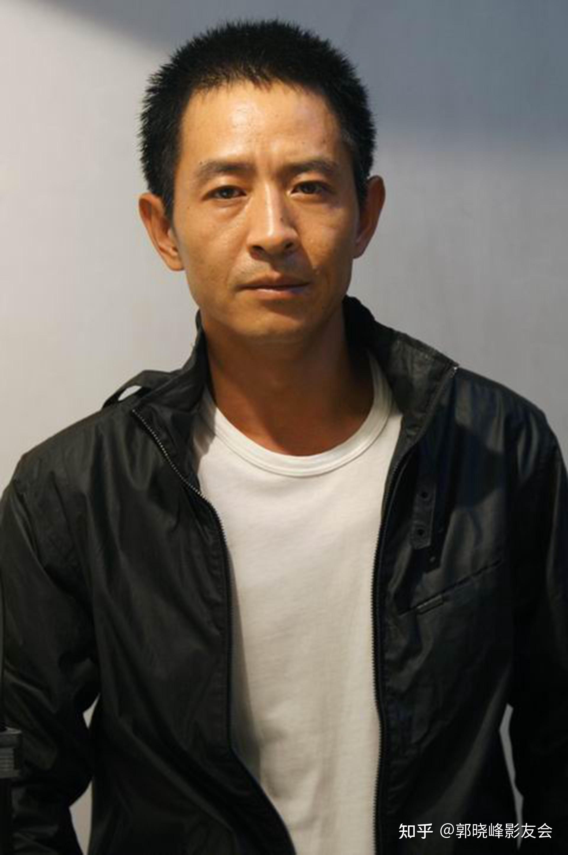 郭晓峰国民大叔传奇之46留着寸头的女孩