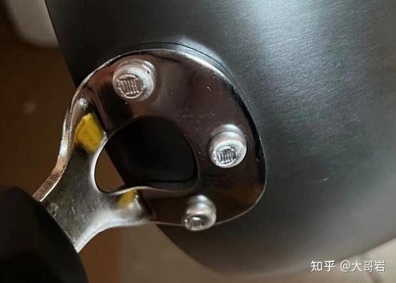 被人吹爆的炊大皇不锈铸铁锅，到底好不好用？ - 知乎