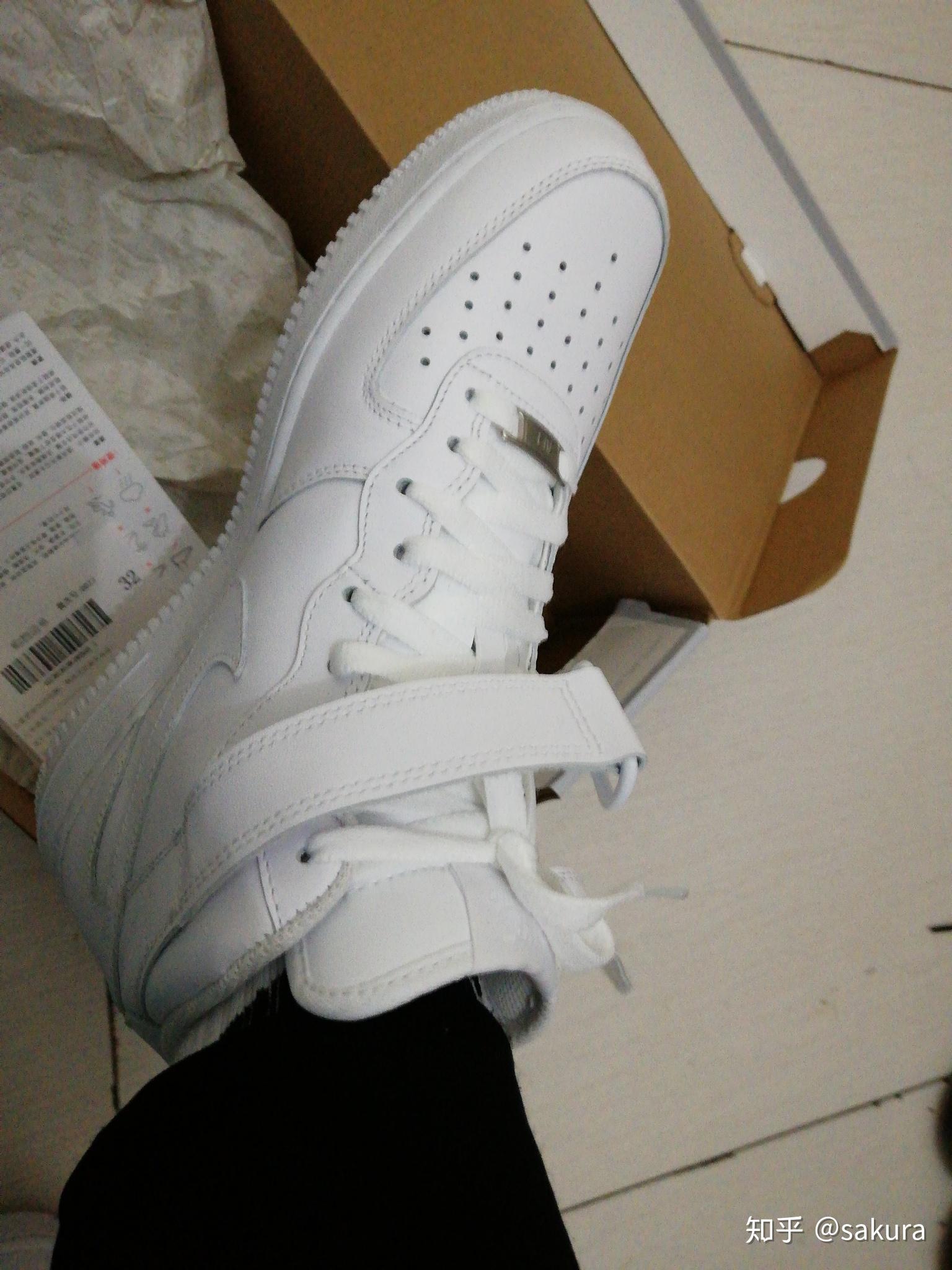 空军一号鞋头不一样正常吗