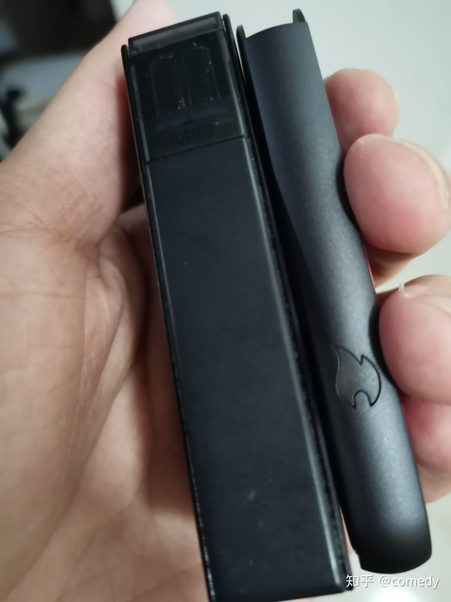 和我现在用的主力机,vlrn做个对比,言归正传就是vazo的电子雾化器