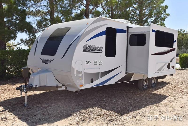 8米以内王者布局这款lance房车双轴双门最多可提供7个睡眠位