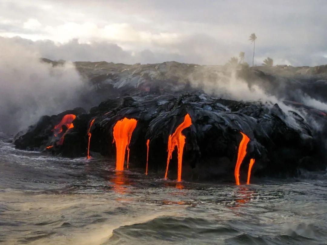 沉睡超过6000年后，冰岛法格拉达尔火山开始二次喷发_快看_澎湃新闻-The Paper