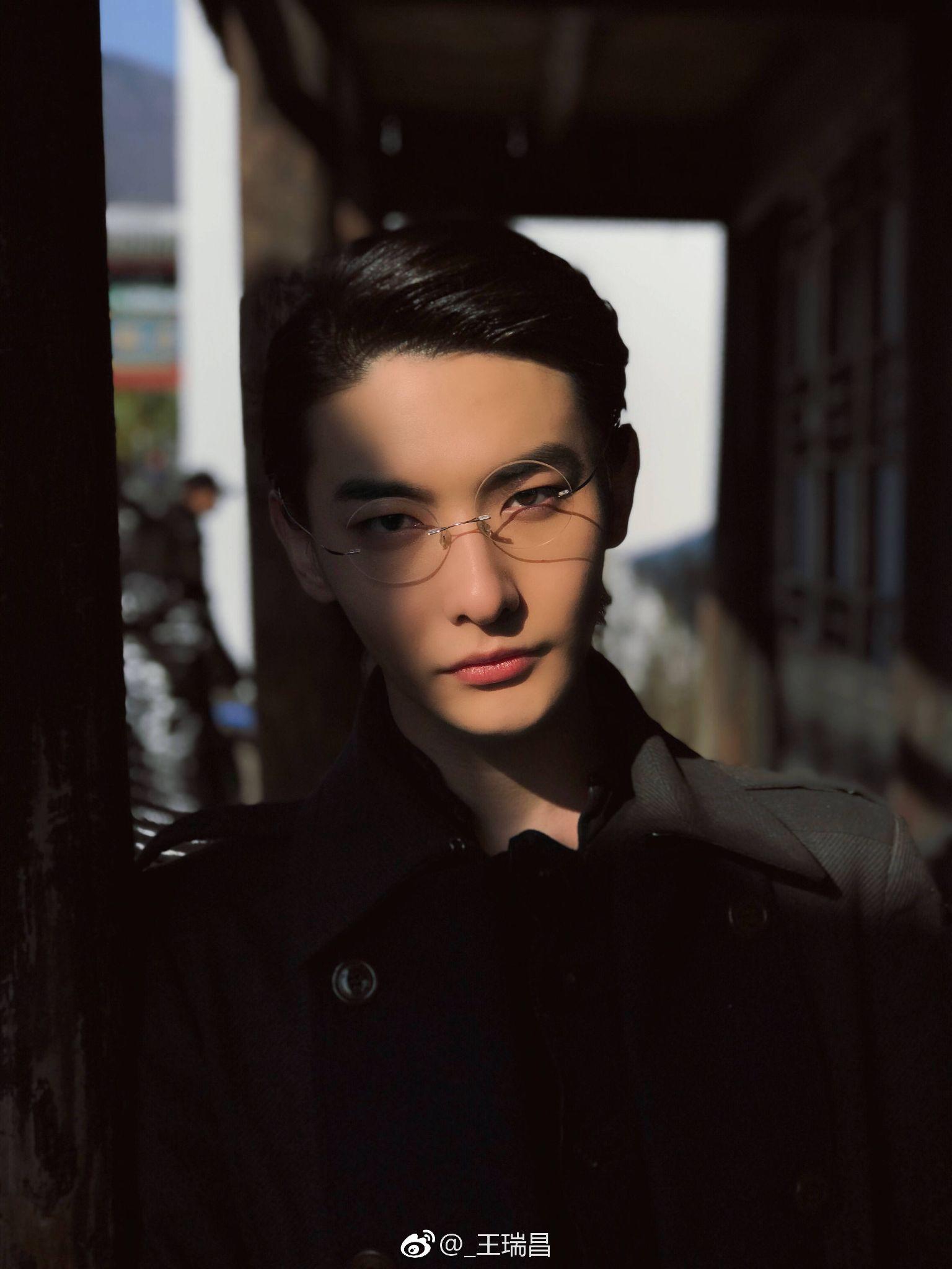 尹正演默读中的费渡合适吗