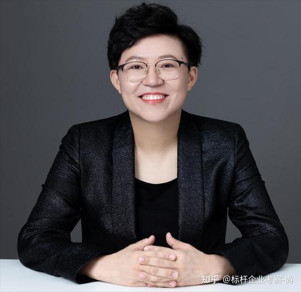 “最火商业导师”张琦,单月涨粉1200万,凭什么她能一炮而红? - 知乎