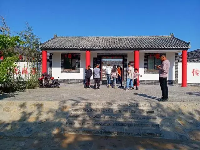 昌邑夏店街村夏店街东西南北各一华里长建筑古朴,错落有致曾有五门,皆