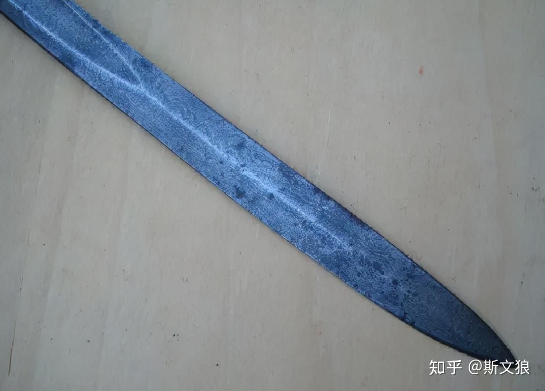 精鋭ヨーロッパの長刀 古兵器 武具 冷兵器 刀装具 指揮刀 手鍛造打 鋼刀 鉄皿斬馬刀 古兵器 武具 刀装具 日本刀 模造刀 居合刀