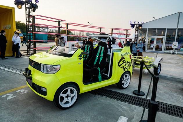 100辆宏光miniev无一重复小神车改装现场有多酷