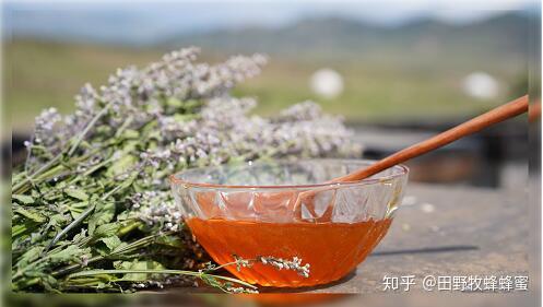 對於身體健康有很多好處,可以在吃完消炎藥半小時後喝一點蜂蜜水,這時