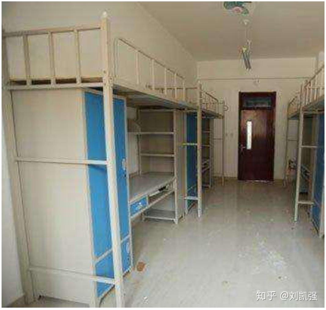 三.北服食堂北服食堂有两层,总体来说味道尚可,干净卫生.