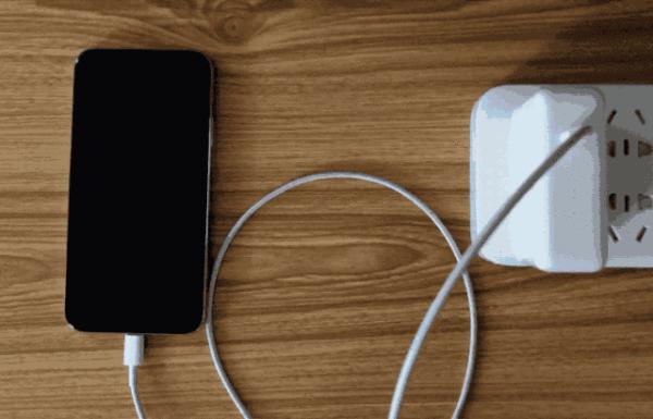 MacBook Pro充电器可以用于iPhone和iPad快速充电吗? - 知乎