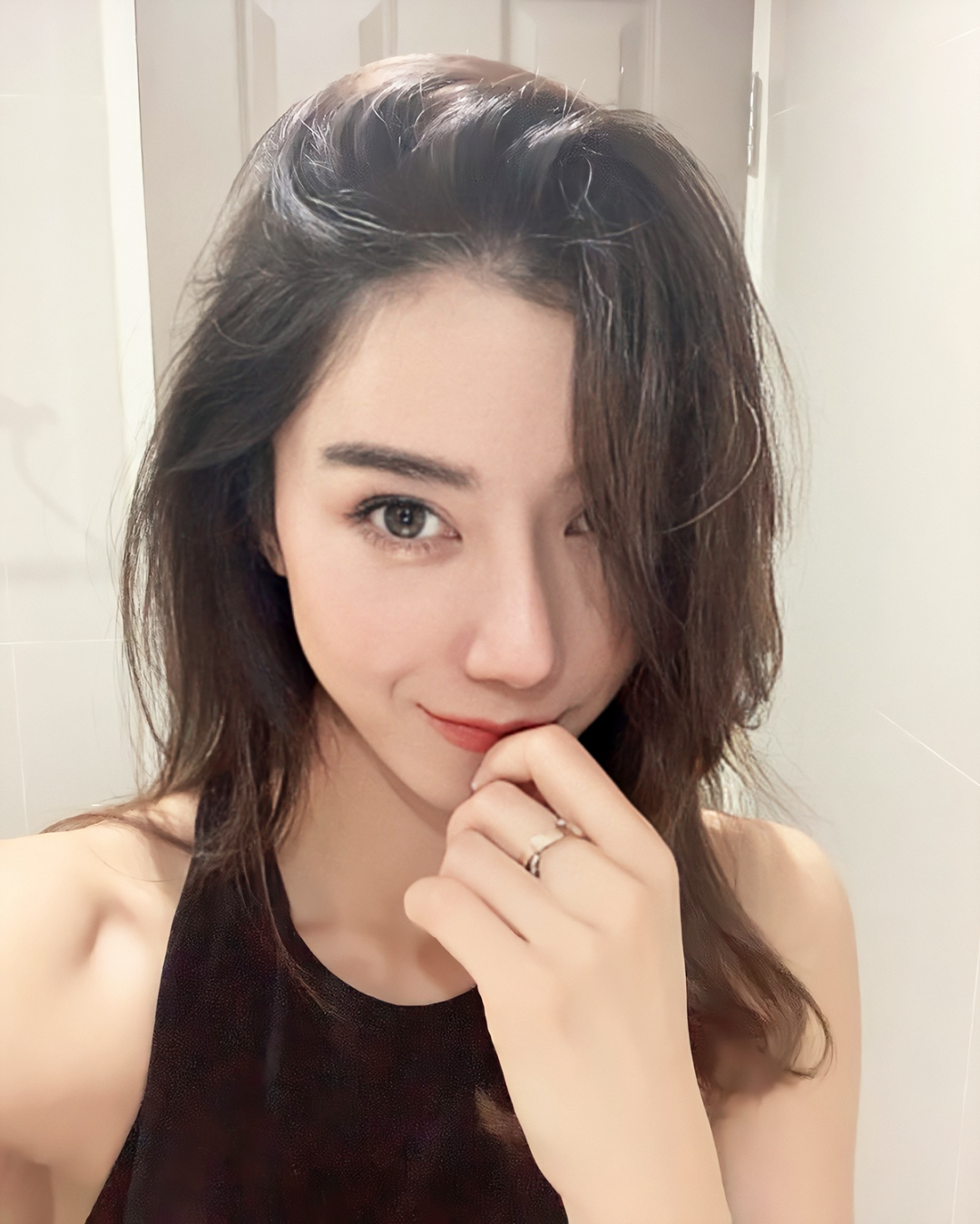 结果发现,新闻主人公原来是泰国国宝级演员ice apitsada!