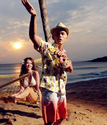 《乌克丽丽》周杰伦片段"穿花衬衫要配上一把乌克丽丽……"还记得周董