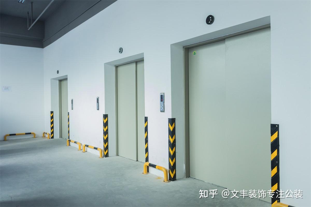 货梯厢门两侧包防撞警示条04餐厅&活动区明黄与橙色点缀其中,增添温馨