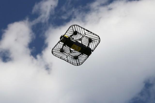 全方位避障加物理稳定云台hover2无人机上手初体验