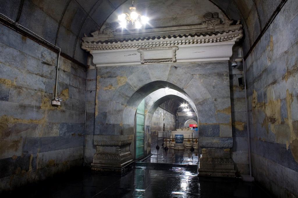 [图说]古今影像大明十三陵－－十五，明神宗万历帝朱翊钧定陵之开放的皇陵-明十三陵背后的帝王传奇