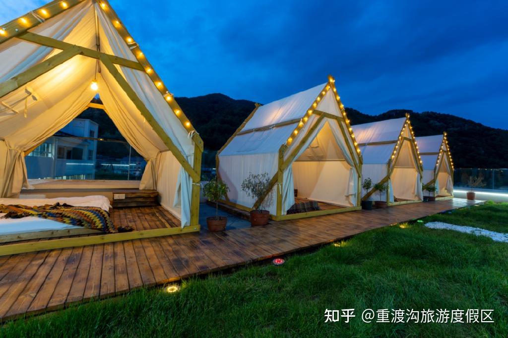 眼躺在宽敞的大床上夜  晚大露台,星空顶,户外帐篷有这样几家民宿栽 