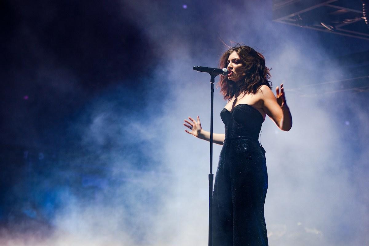 lorde在生活的情景剧中做个有意思的女主角