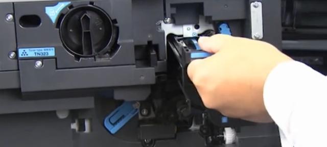 柯美287367如何更换感光鼓硒鼓7部完成更换步骤图解