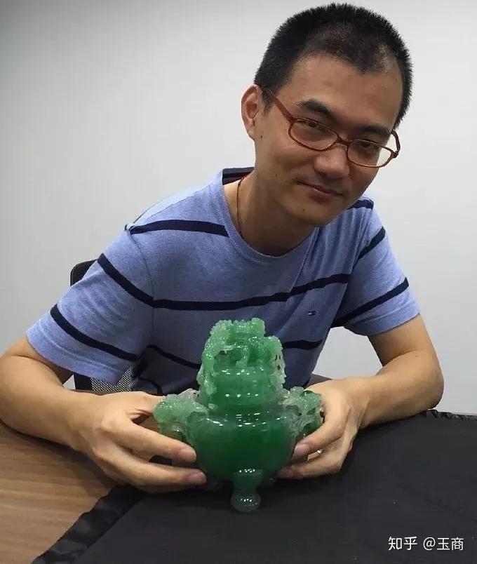 捡宝真事1万欧元买的翡翠香炉专家鉴定后价值30万